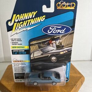 1986 Ford Mustang SVO Blue Johnny Lightning Classic Gold 1:64‎ Scale 2022 R2